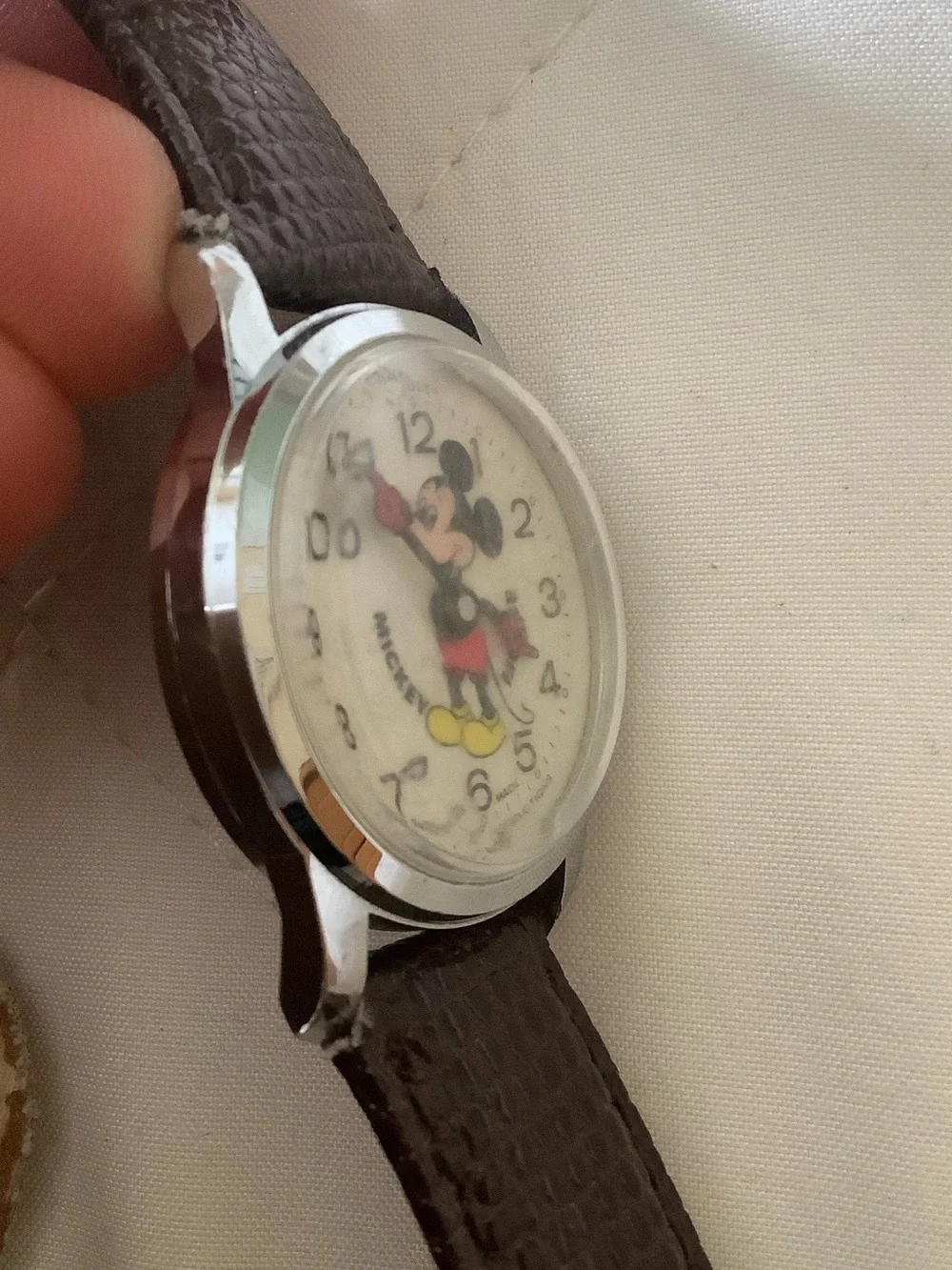 vintage 1970s Bradley Swiss-made Mickey Mouse watch needs new battery!